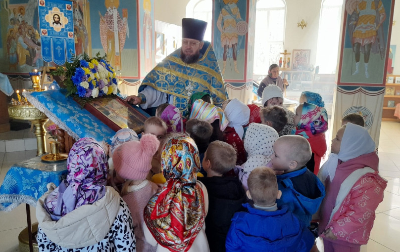 Праздник "Покрова Пресвятой Богородицы" Праздник "Покрова Пресвятой Богородицы".